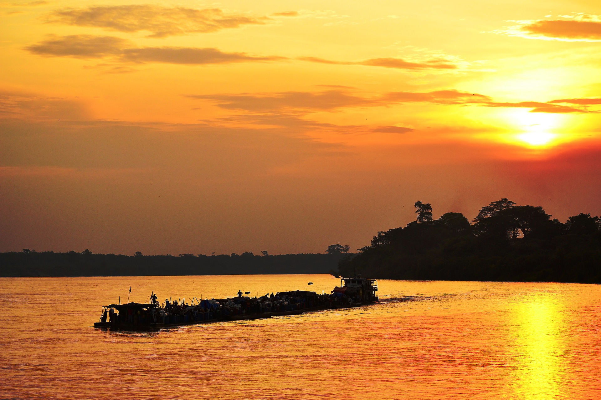 Google R&D boosts Congo connectivity with wireless light delivery ...