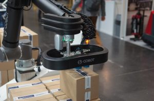 An automated industrial cobot