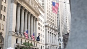 New York may temporarily freeze new large data centers